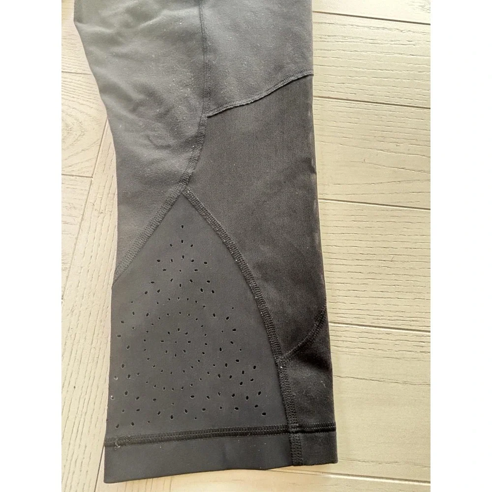 Lululemon Inspire Crop II Black Leggings Size 10 Running Yoga Gym